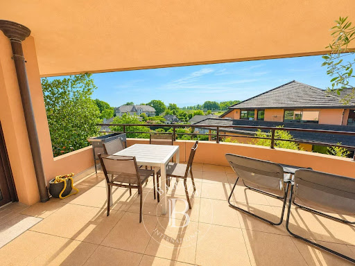 Apartment with terrace 2