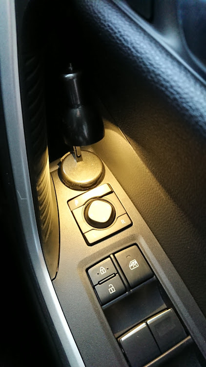RAV4の内装LEDに関するカスタム事例の投稿画像1枚目