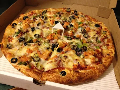 Chicken Cheesy BBQ Pizza