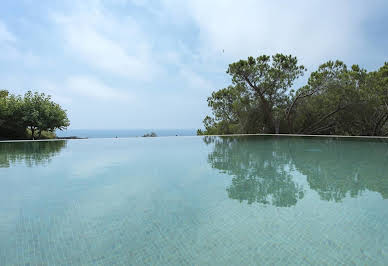 Maison avec piscine et terrasse 4