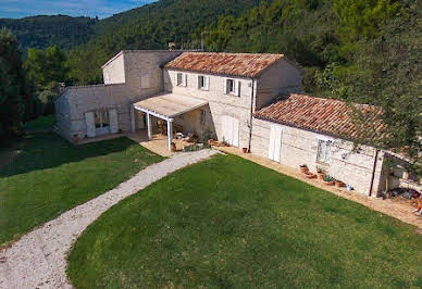 Villa with pool and garden 3