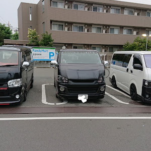 ハイエースバン TRH200V