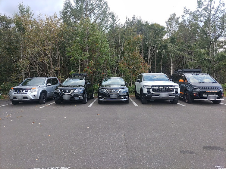 エクストレイルのHOX-OC・オフ会・森林公園に関するカスタム事例の投稿画像1枚目