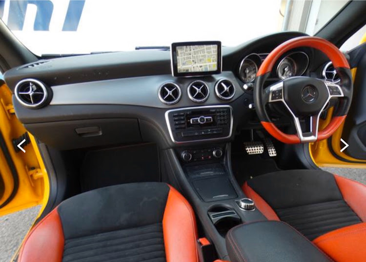 456の黄色いメルセデス・Mercedes CLA 117、118・黄色い車大好きに関するカスタム事例の投稿画像15枚目
