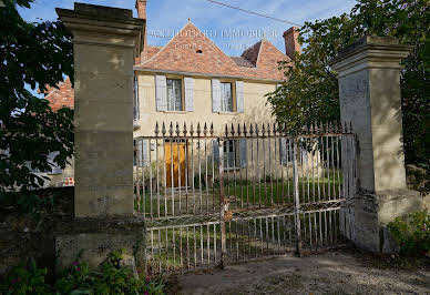 Maison avec piscine et jardin 5