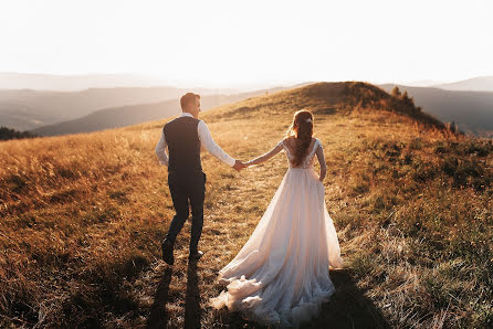 Fotógrafo de casamento Volodimir Kovalishin (nla6ep). Foto de 23 de setembro 2020