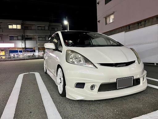 フィットのJ'S RACING・マフラー・中間ストレート・車高調整 フィットのJ'S RACING・マフラー・中間ストレート・車高調整