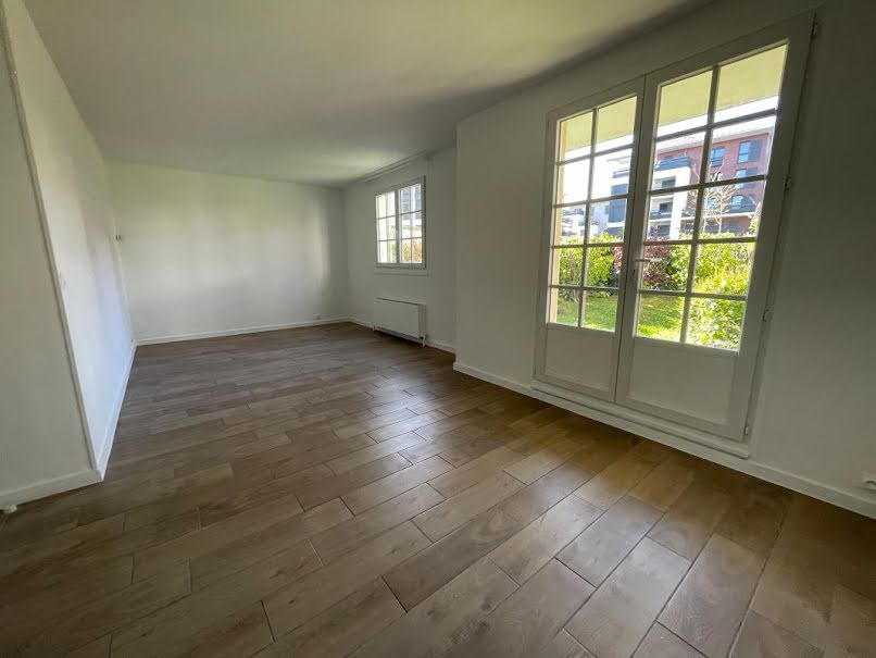 Location  appartement 5 pièces 150 m² à Pontoise (95000), 2 105 €