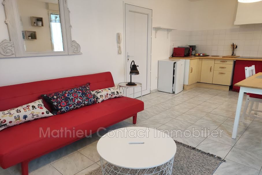Location meublée appartement 1 pièce 25.63 m² à Nimes (30000), 440 €