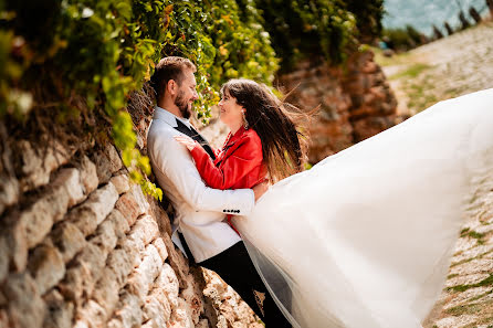 Fotografo di matrimoni Alex Pasarelu (belle-foto). Foto del 11 gennaio 2023