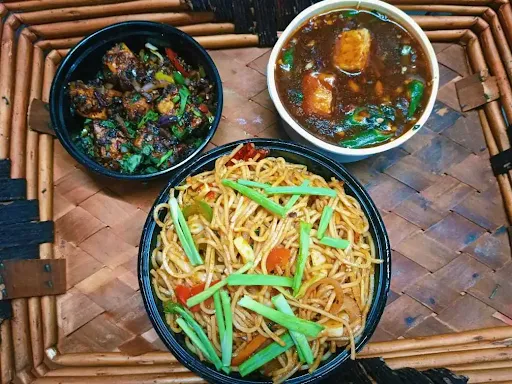 Pepper Paneer Dry,Chilly Paneer Gravy With Veg Schezwan Noodles