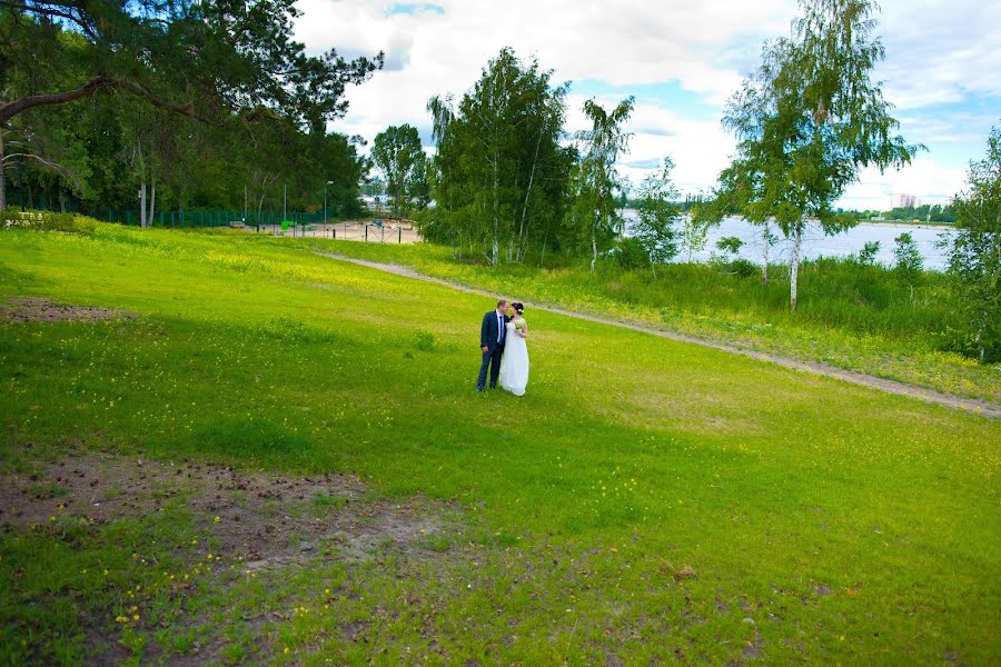 Fotógrafo de casamento Tatyana Soloveva (solovjeva). Foto de 24 de abril 2016