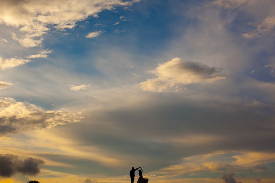 Fotografo di matrimoni Nicolás Zuluaga (ojodeoz). Foto del 17 dicembre 2014