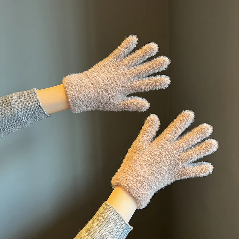 Gants doublés en polaire, chauds et mignons, pour lutter contre le froid aux doigts. Restez au chaud et stylé cet hiver!