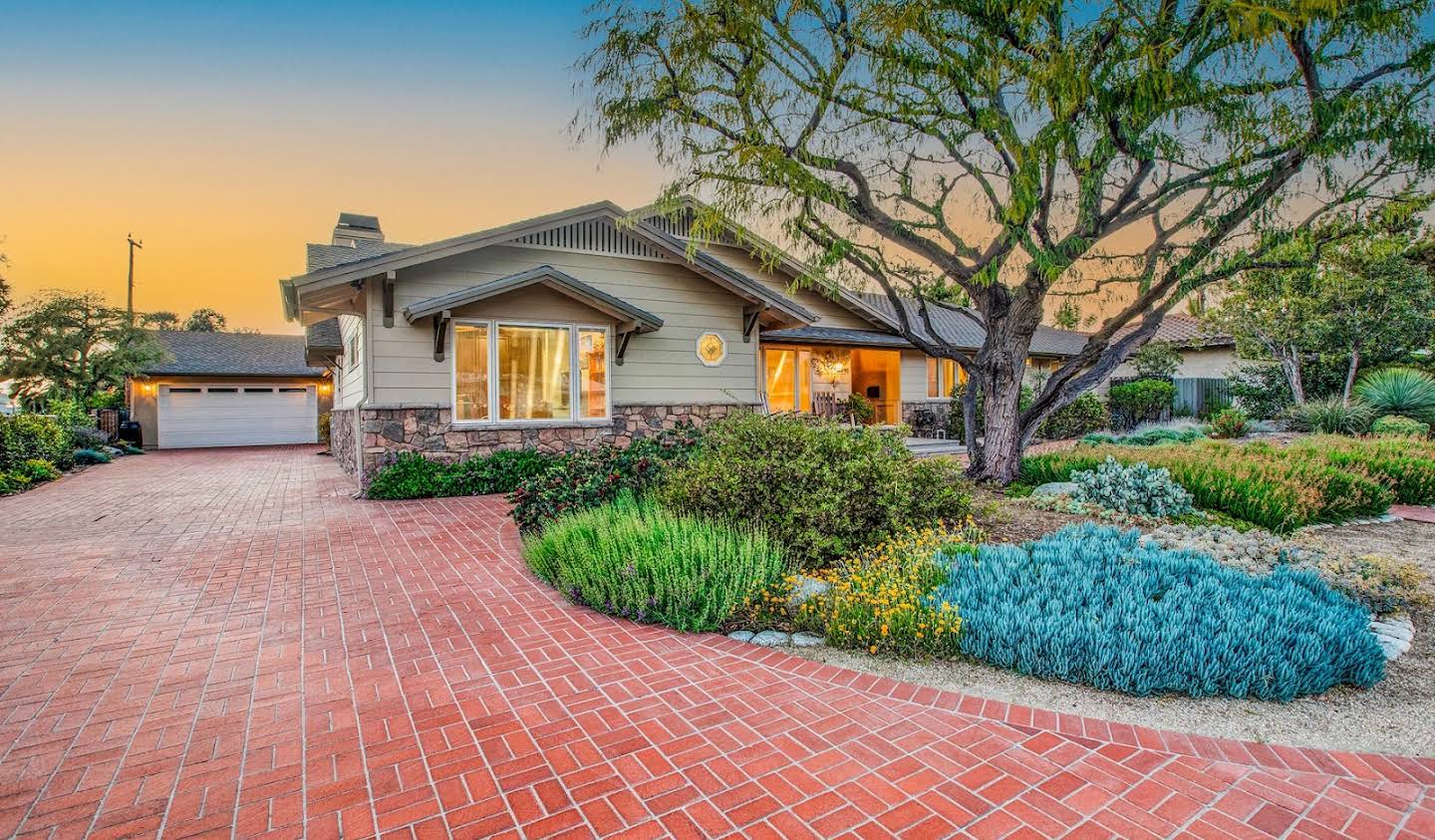 Farm house with pool Claremont