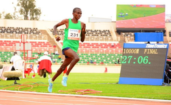 Olympics 10,000m silver medalist Paul Tanui surges ahead during the men's 10,000m race for the Kip Keino Classic at the Nyayo National Stadium, Nairobi on October 3,2020