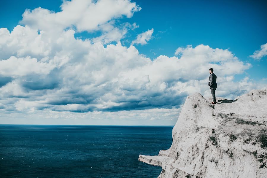 Wedding photographer Vitaliy Belozerov (jonsnow243). Photo of 1 May 2020