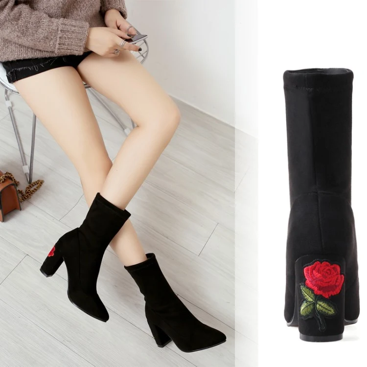 Title 5, Bottines grises brodées style ethnique pour fem...