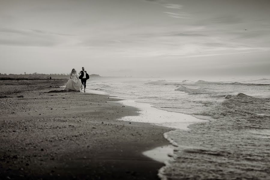 Fotógrafo de casamento Craciun Rares (rarescraciun). Foto de 7 de agosto 2023