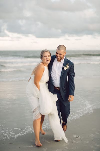 Wedding photographer Leah Adkins (leahinsavannah). Photo of 13 July 2023