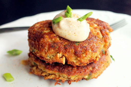 Creole Salmon Cakes with spicy mayo