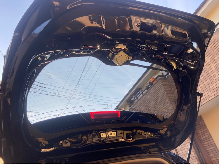 リーフのスモークフィルム・車中泊プロジェクト・ゴッサムガレージ・来年もよろしくお願いしますに関するカスタム事例の投稿画像6枚目