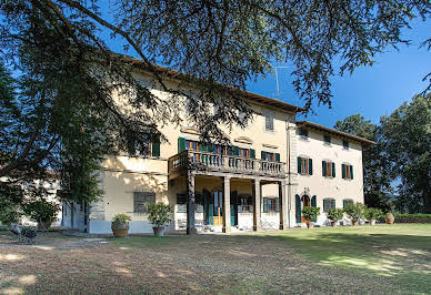 Villa with pool and garden 13