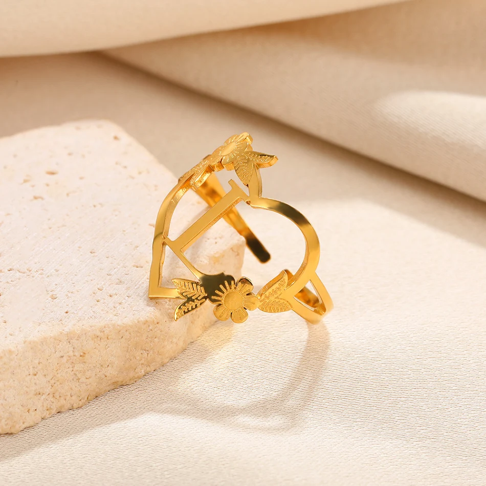 Bague réglable en acier inoxydable 18K en forme de cœur avec lettres anglaises. Élégance intemporelle et ajustement parfait. Cadeau idéal.