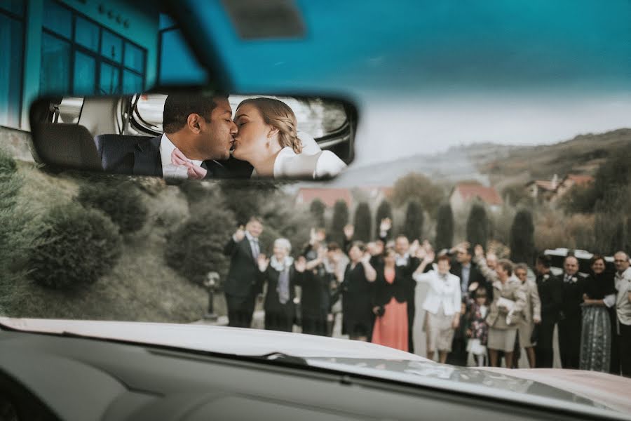 Wedding photographer Dániel Majos (majosdaniel). Photo of 21 October 2016