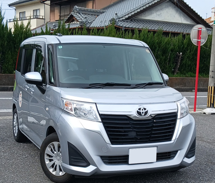 ルーミーの社用車紹介・内装・TRD フロントバンパーガーニッシュに関するカスタム事例の投稿画像1枚目