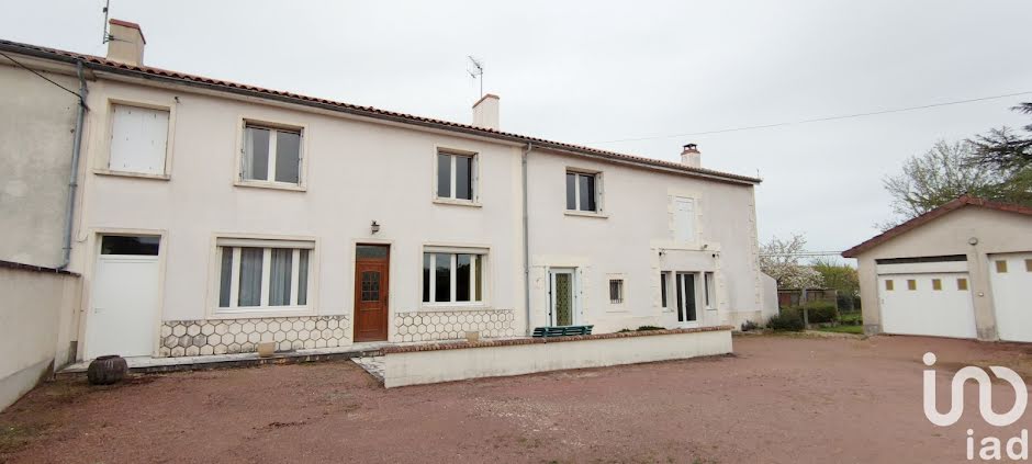 Vente maison 5 pièces 153 m² à Neuville-de-Poitou (86170), 229 000 €