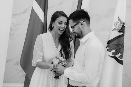 結婚式の写真家Ilya Lobov (ilyailya)。4月3日の写真