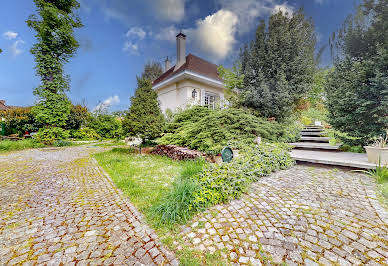 Property with garden 2