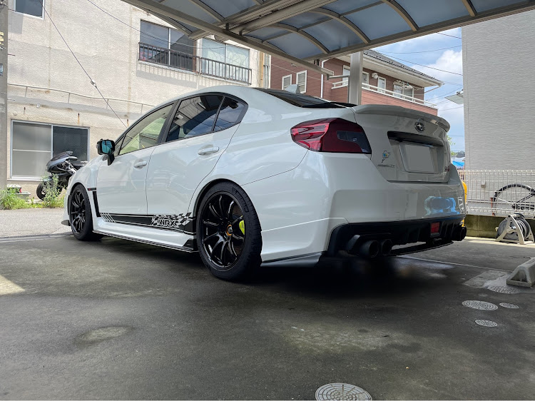 WRX STIのステッカーチューン…悩むな(￣▽￣;)・久々洗車\(//∇//)・ガス屋さん…お疲れ(￣▽￣;)・久々昼から一杯🍻🤣👍に関するカスタム事例の投稿画像2枚目