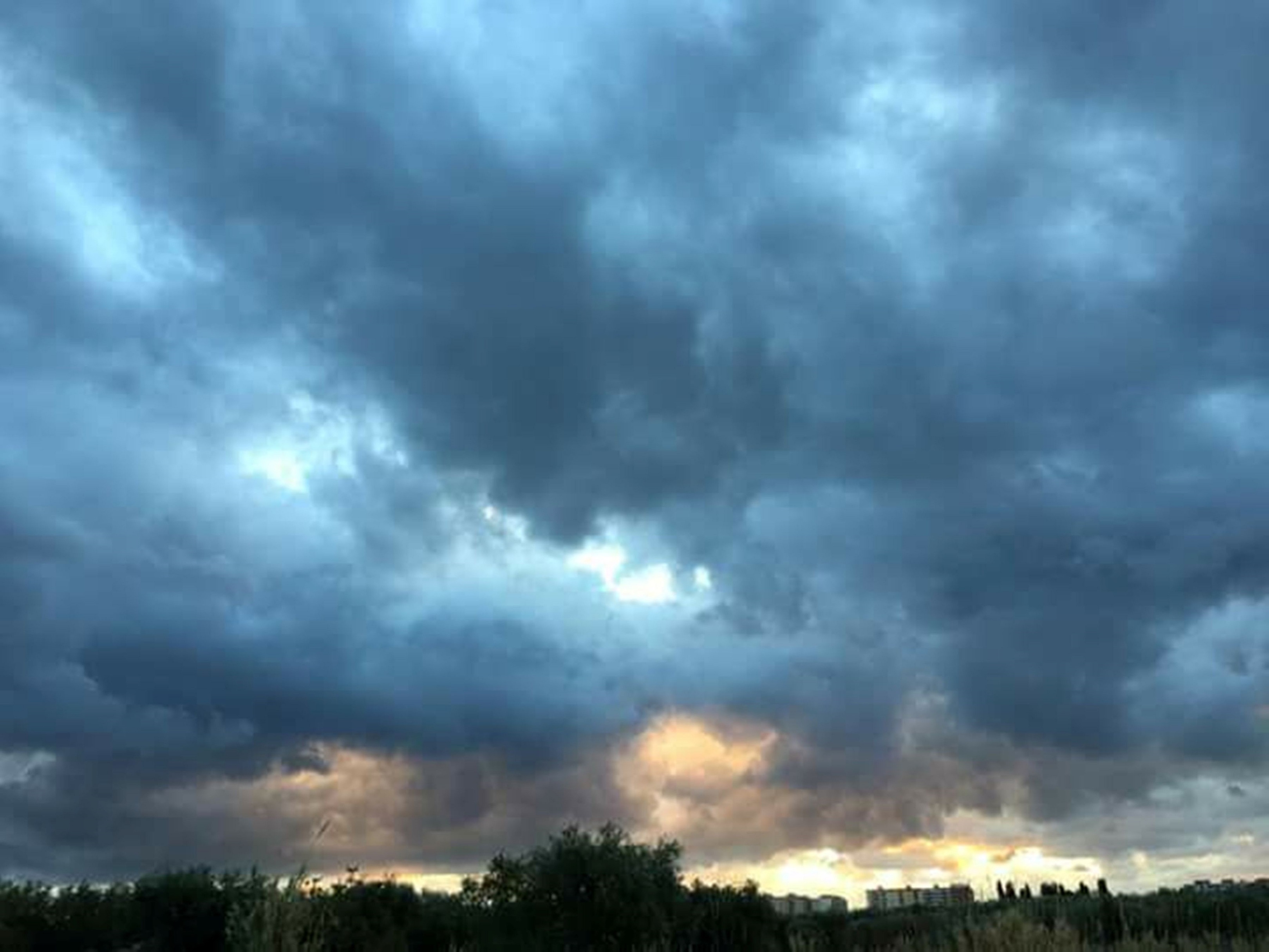 Blue Sky - il cielo sopra Bitritto di marco_de_giosa