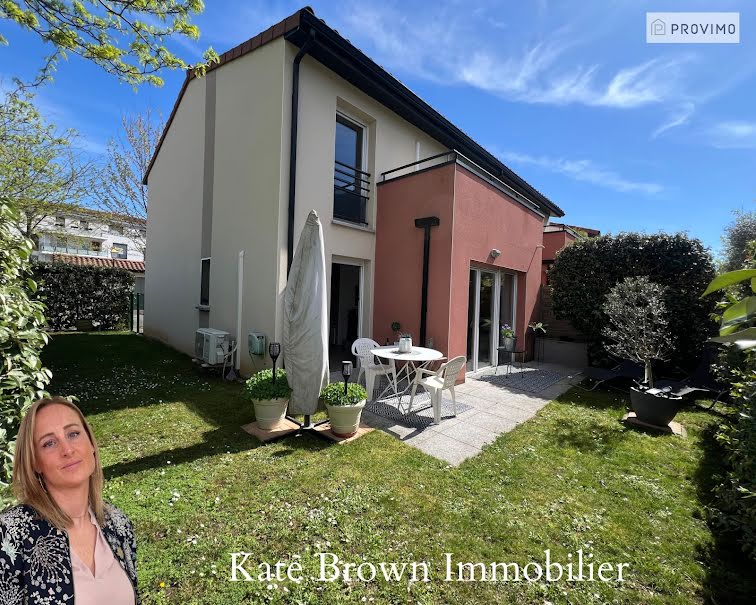 Vente maison 4 pièces 75.8 m² à Saint-Bonnet-de-Mure (69720), 325 000 €