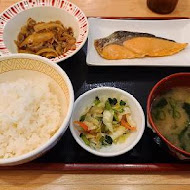 すき家SUKIYA日本平價牛丼(新竹關新店)