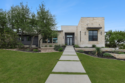 House with pool 2