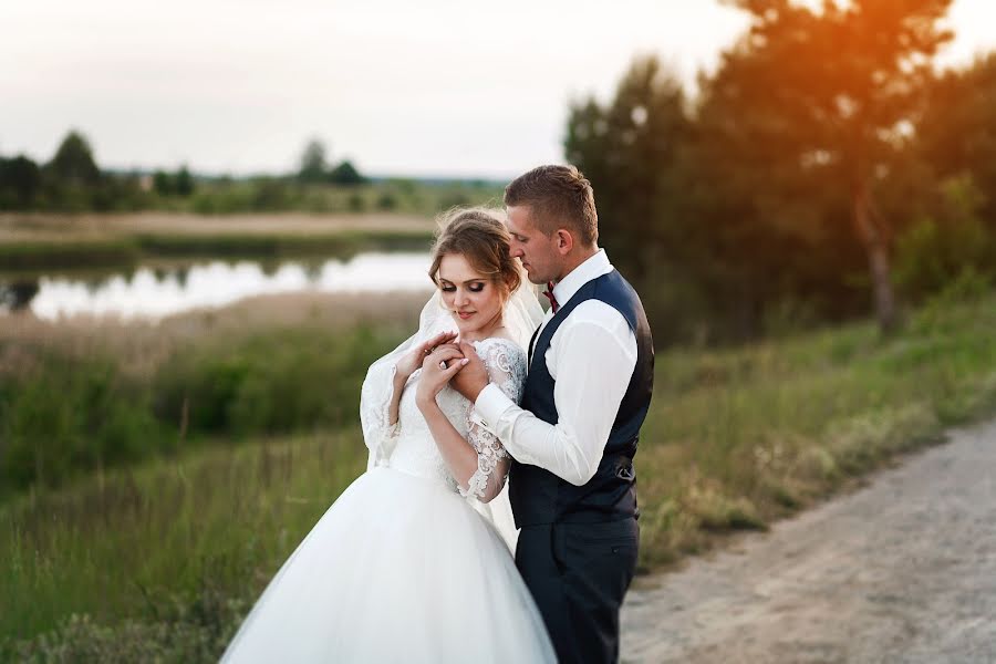 Fotógrafo de casamento Irina Mikhnova (irynamikhnova). Foto de 23 de junho 2017
