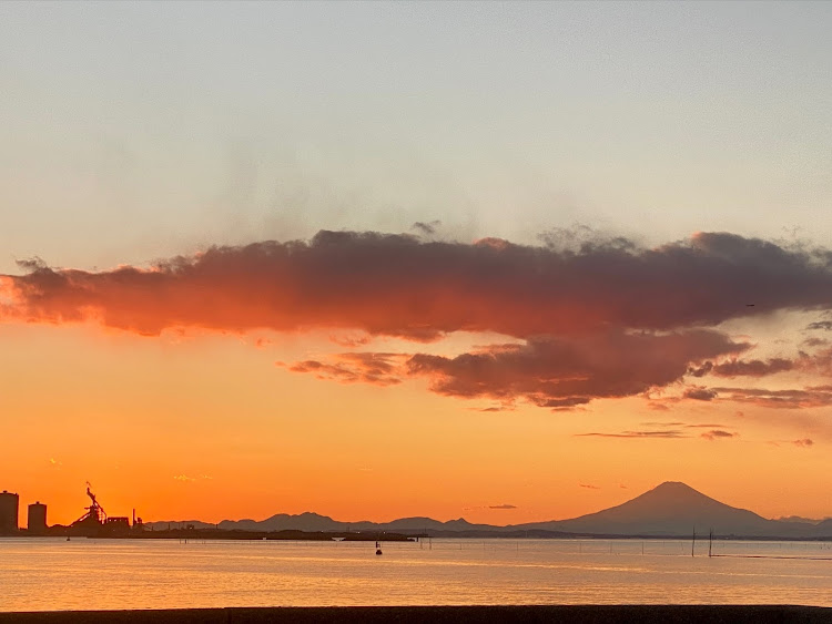 アイの今年初洗車😅・ご近所ドライブ💨💨・青アイ弄り✨・夕陽と富士山✨に関するカスタム事例の投稿画像23枚目