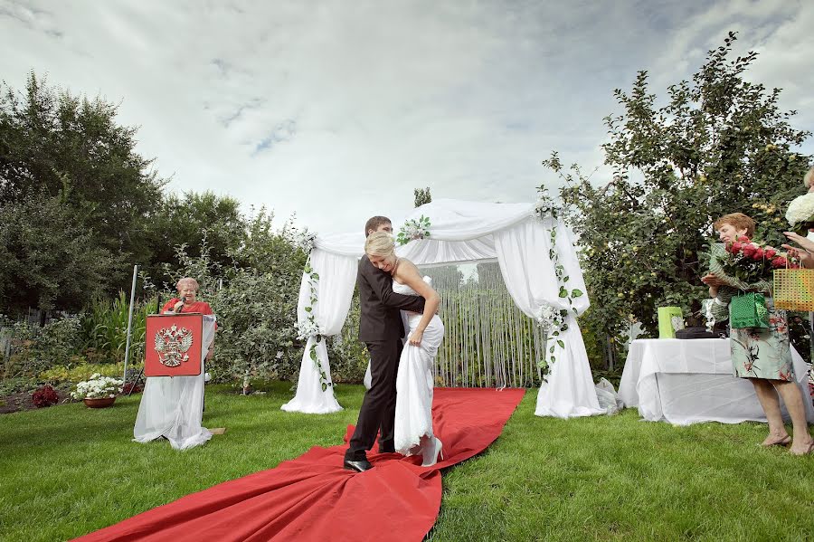 Fotografo di matrimoni Konstantin Tolokonnikov (tolokonnikov). Foto del 11 luglio 2015