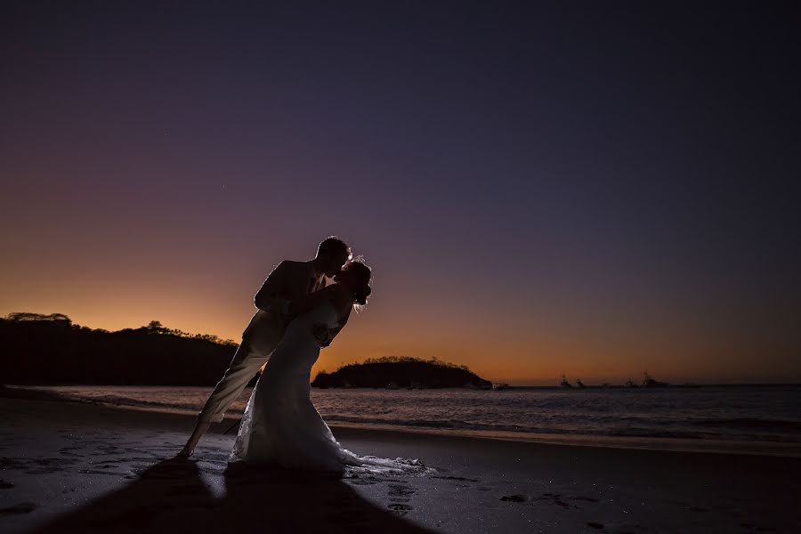 Wedding photographer Carlos Charpentier (crwp). Photo of 31 May 2022