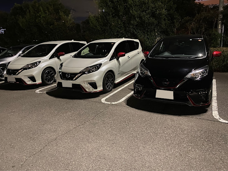 ノートのプチ夜会・ノートNISMO・スカイライン・走行距離に関するカスタム事例の投稿画像2枚目