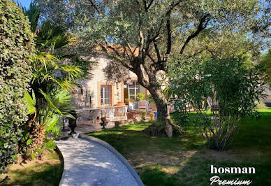 Maison avec terrasse 1