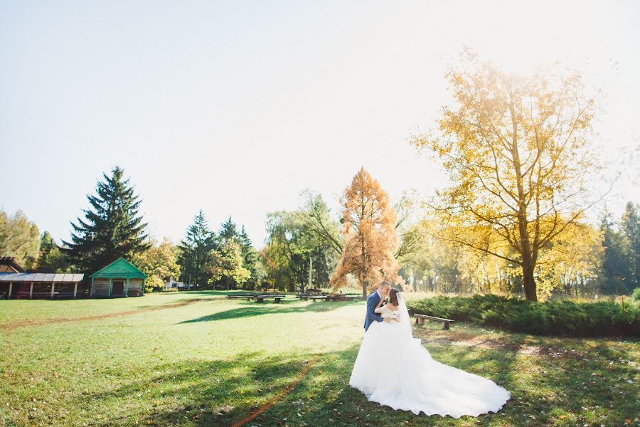 Fotógrafo de casamento Elena Trusova (raspberry). Foto de 17 de janeiro 2017