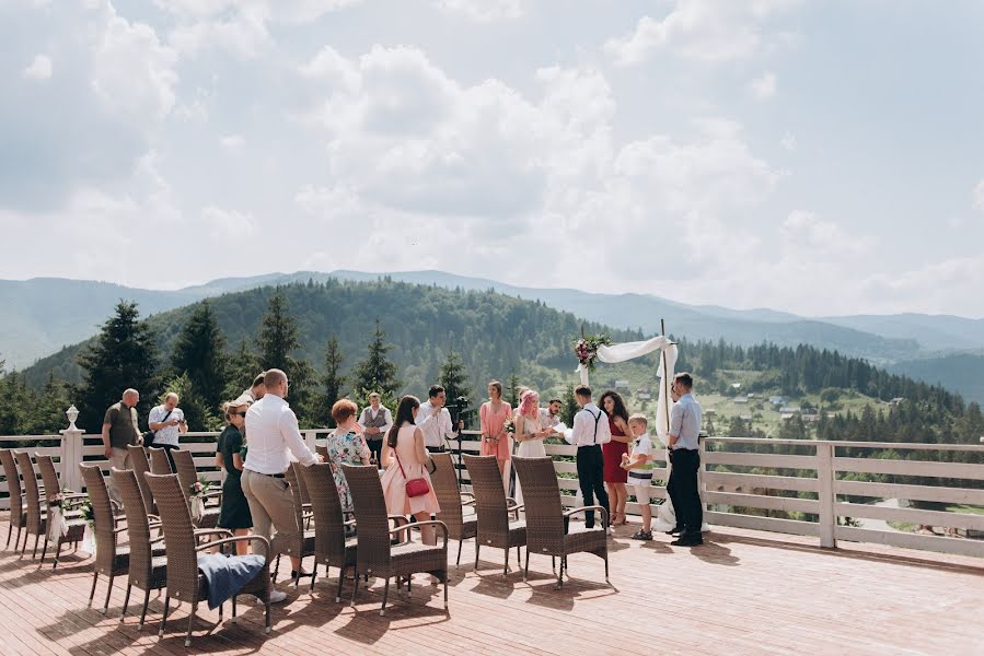 Wedding photographer Elena Radion (helencurly). Photo of 9 July 2018