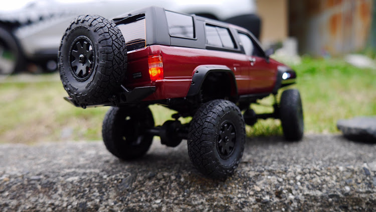 ハイラックスサーフの京商ミニッツ・ミニッツ4×4・ハイラックスサーフ・トヨタ・写真撮りたくて💦に関するカスタム事例の投稿画像2枚目