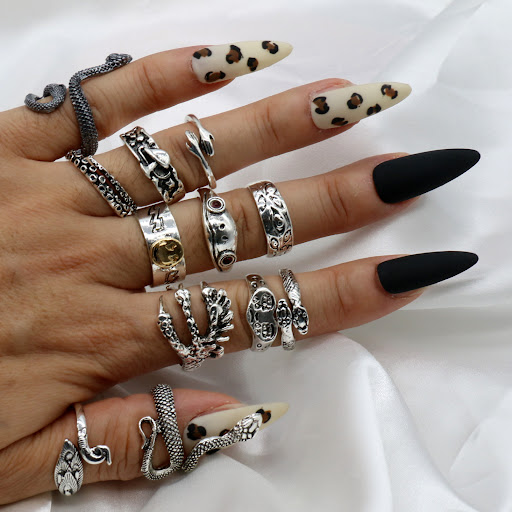 Title 4, Halloween Ornament Ring Set. Decorate for Hallo...