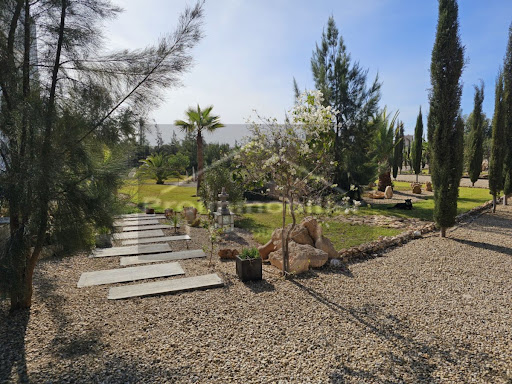 Villa avec piscine et jardin 4