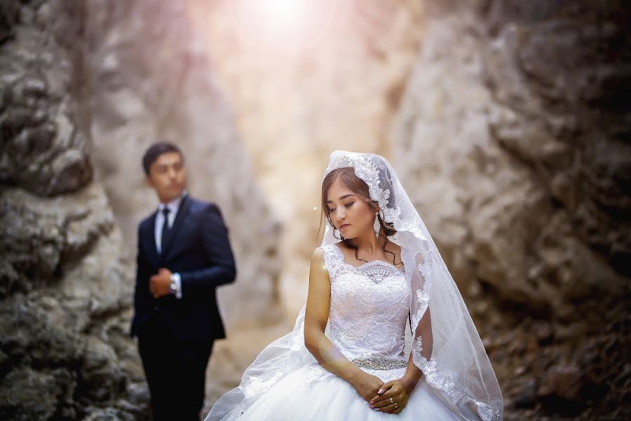 Vestuvių fotografas Nurbek Akhunbaev (onlineprofi). Nuotrauka 2017 gruodžio 15